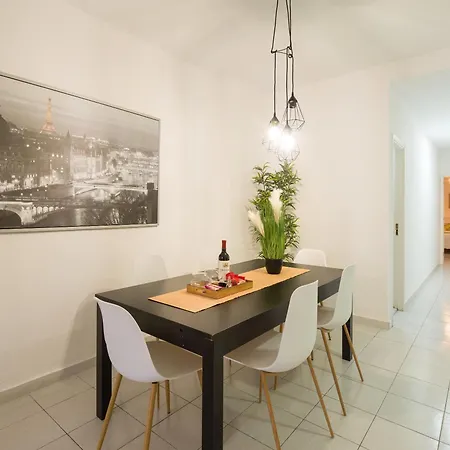 Family Nestor De La Torre *