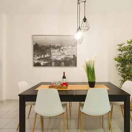 Family Nestor De La Torre