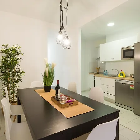 Family Nestor De La Torre Apartament