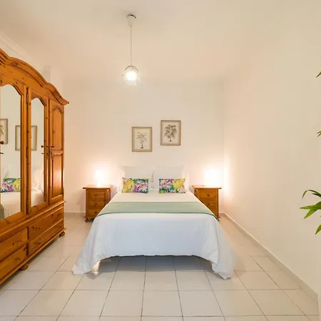 Apartament Family Nestor De La Torre *