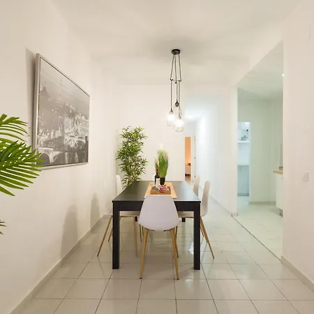 Family Néstor De La Torre Appartamento *