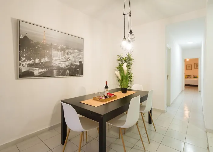 Family Nestor De La Torre *