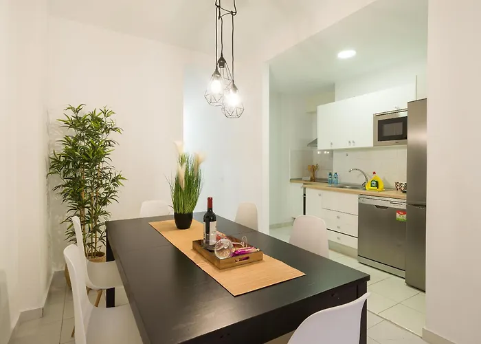 Family Nestor De La Torre Apartamento