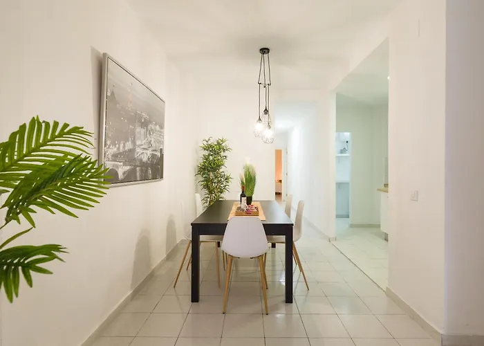 Family Nestor De La Torre Apartamento *